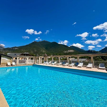 Le Catinat Fleuri Hotel Guillestre Exterior photo