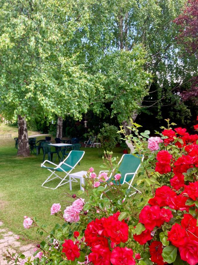 Le Catinat Fleuri Hotel Guillestre Exterior photo