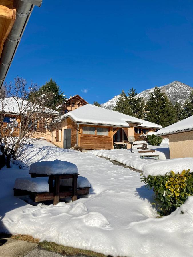Le Catinat Fleuri Hotel Guillestre Exterior photo